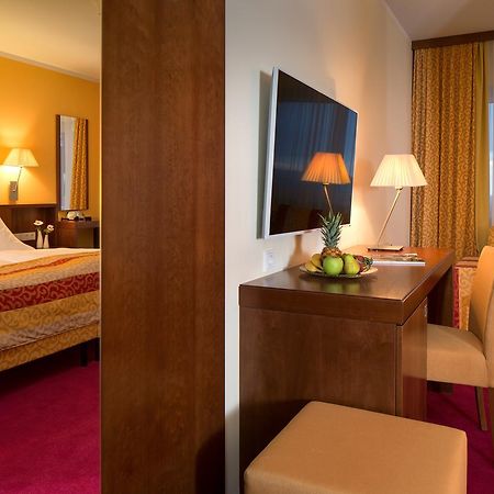 Hotel-Restaurant Distlerhof Leinburg Экстерьер фото